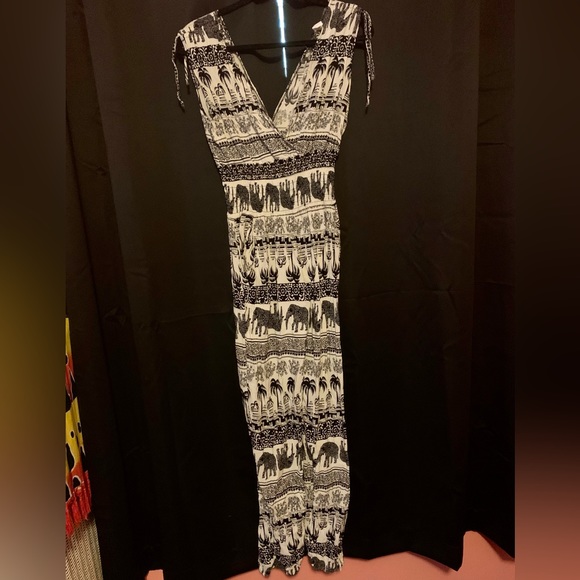 Elephant Jumpsuit - Picture 1 of 3
